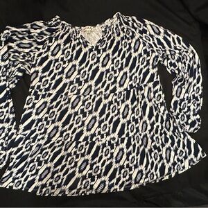 Wonderly Navy and White Graphic Blouse NWOT